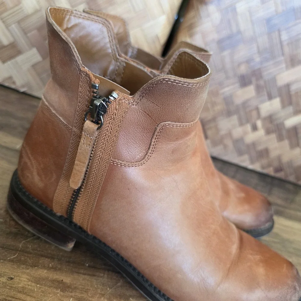 Franco Sarto Boots Women's Size 9M Brown Leather Booties Ankle Worn Halford